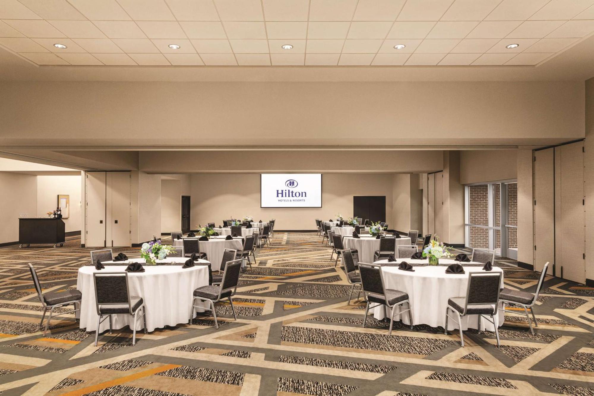 Hilton Knoxville Airport Alcoa Exterior photo