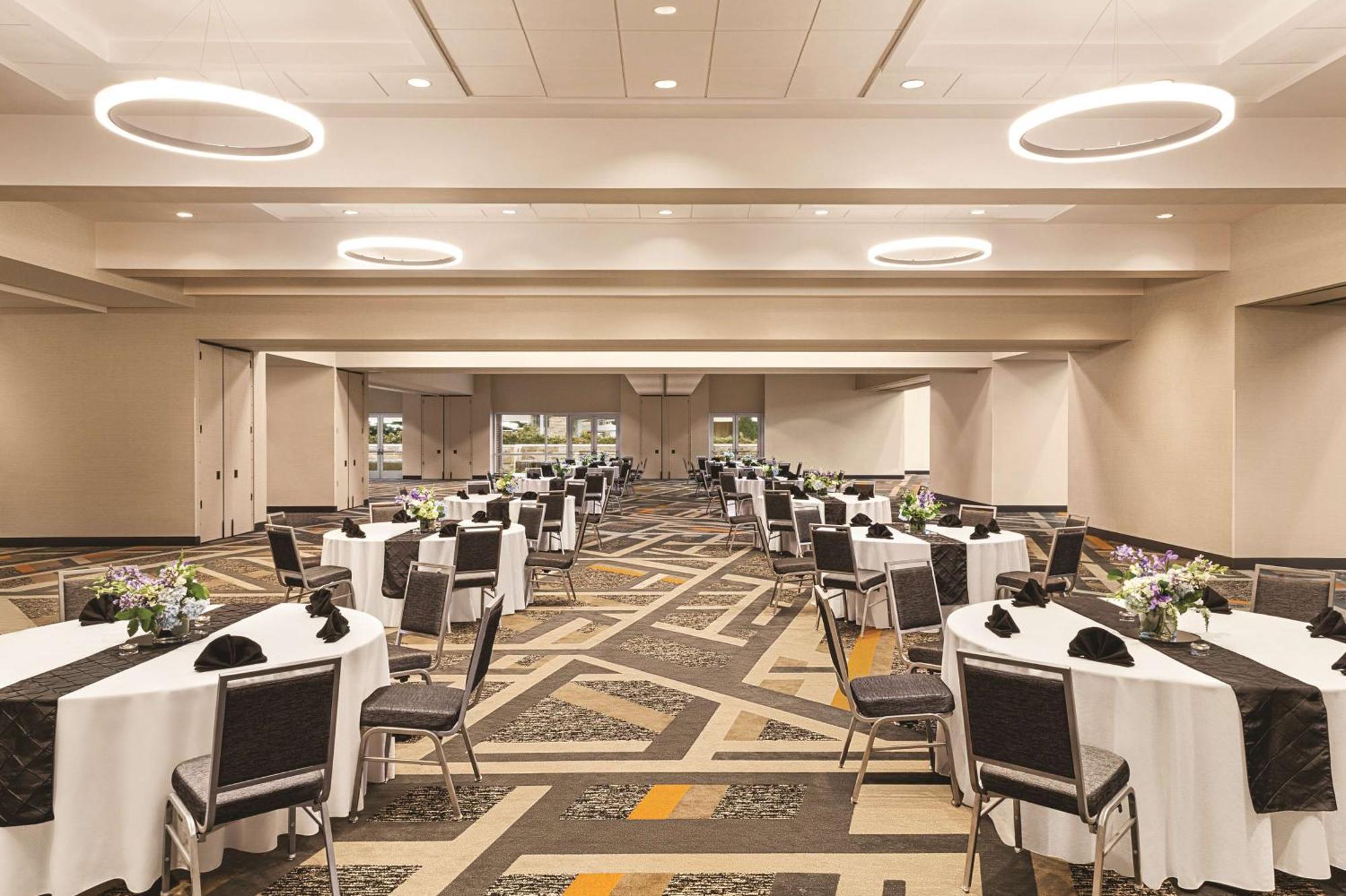 Hilton Knoxville Airport Alcoa Exterior photo