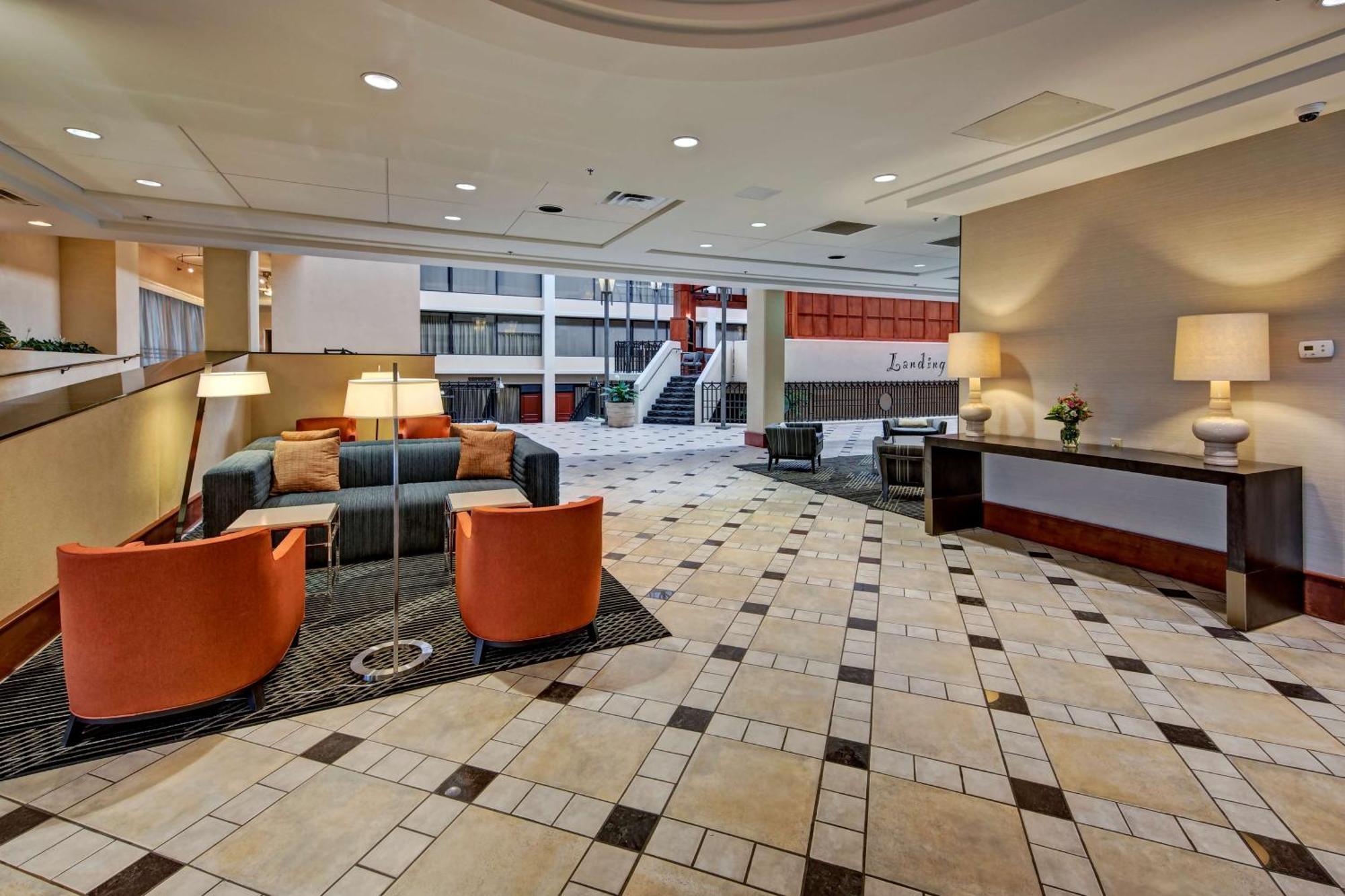 Hilton Knoxville Airport Alcoa Exterior photo
