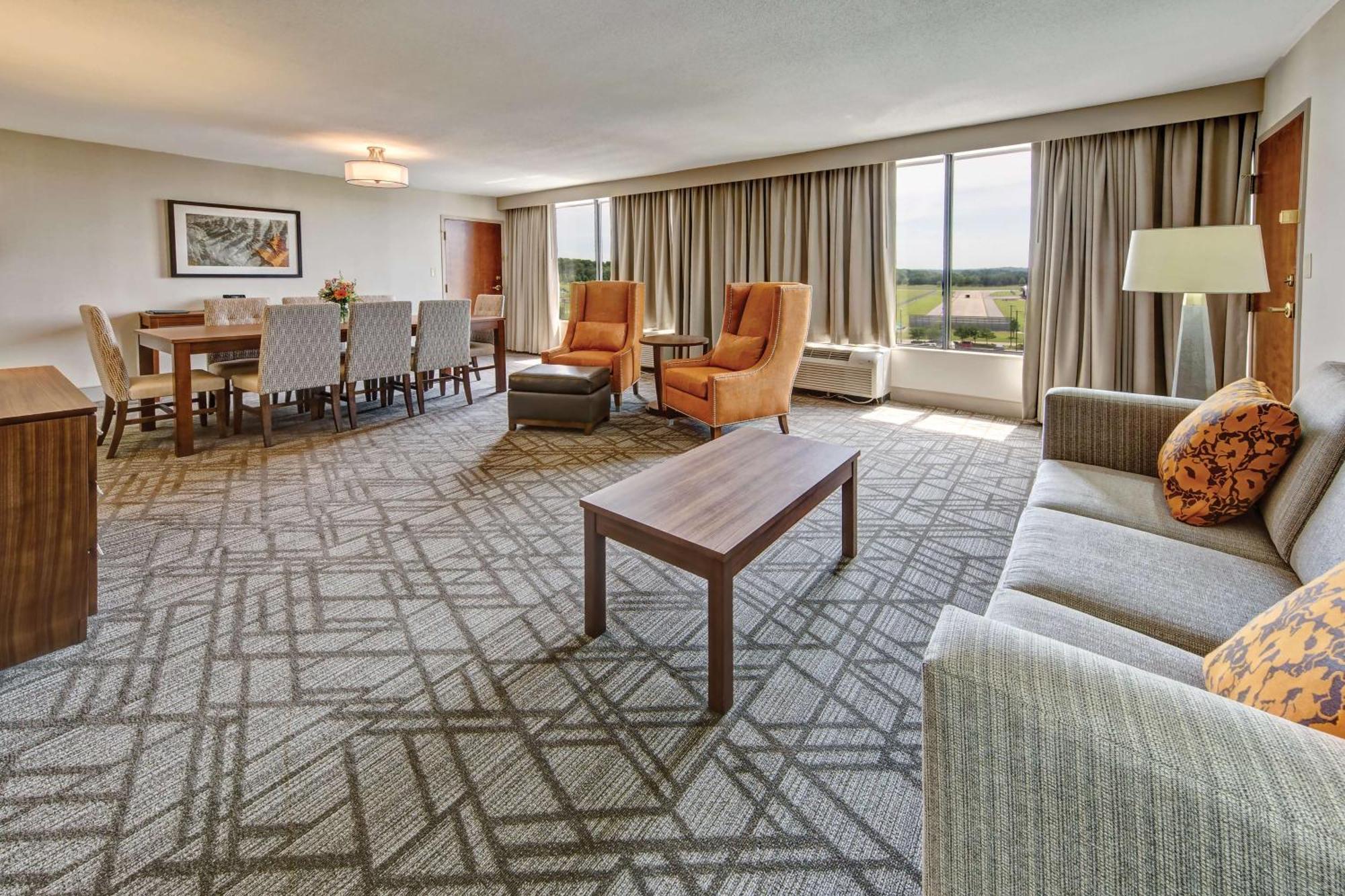 Hilton Knoxville Airport Alcoa Exterior photo