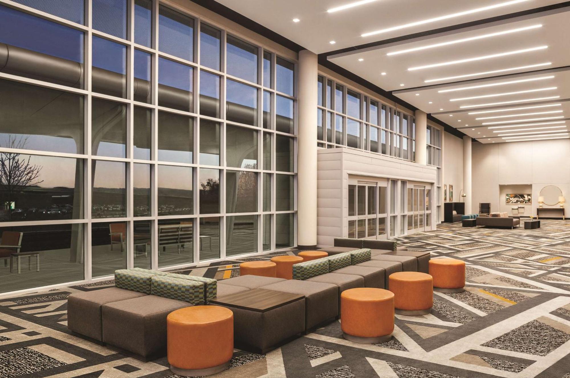 Hilton Knoxville Airport Alcoa Exterior photo