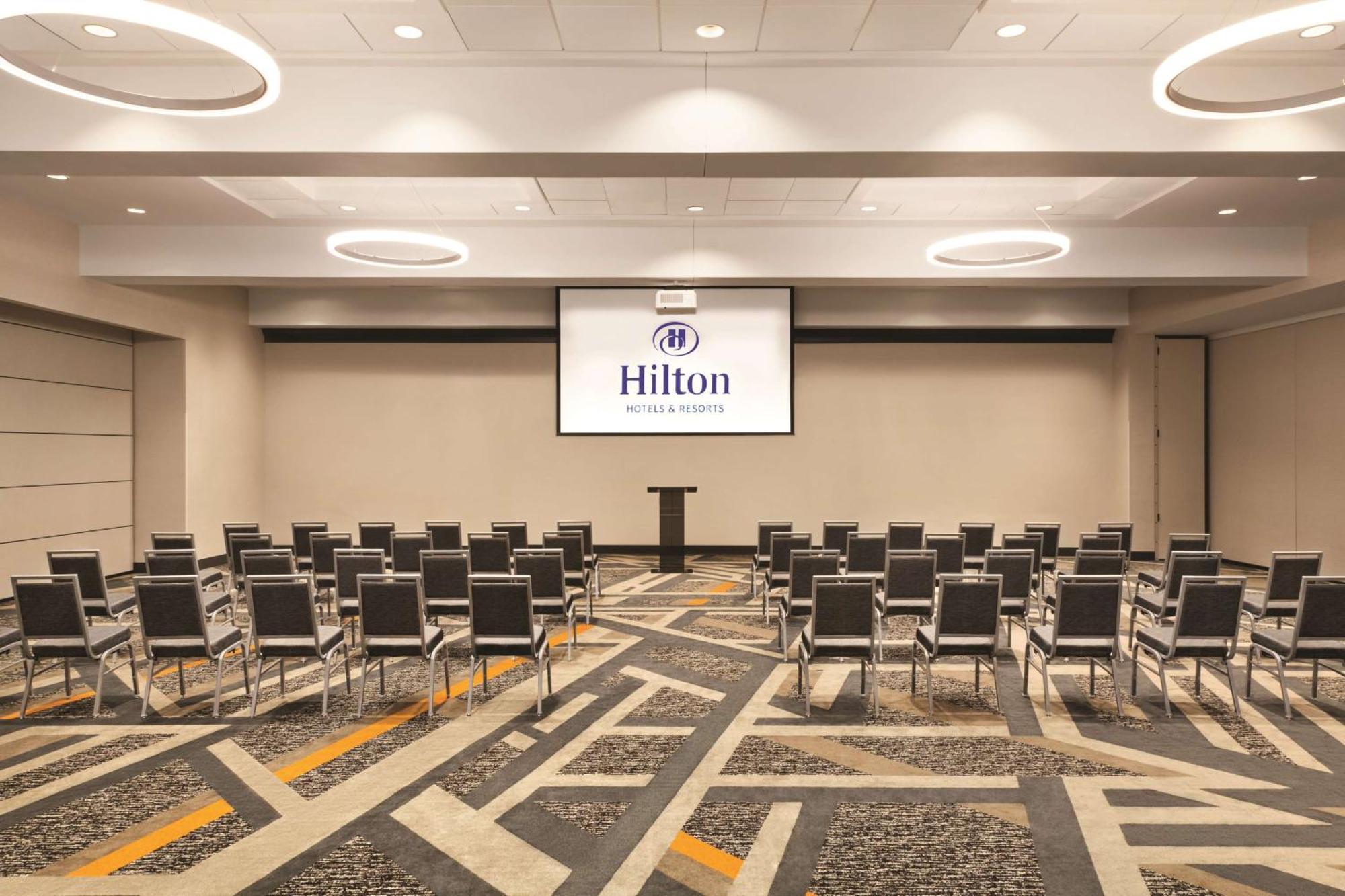 Hilton Knoxville Airport Alcoa Exterior photo