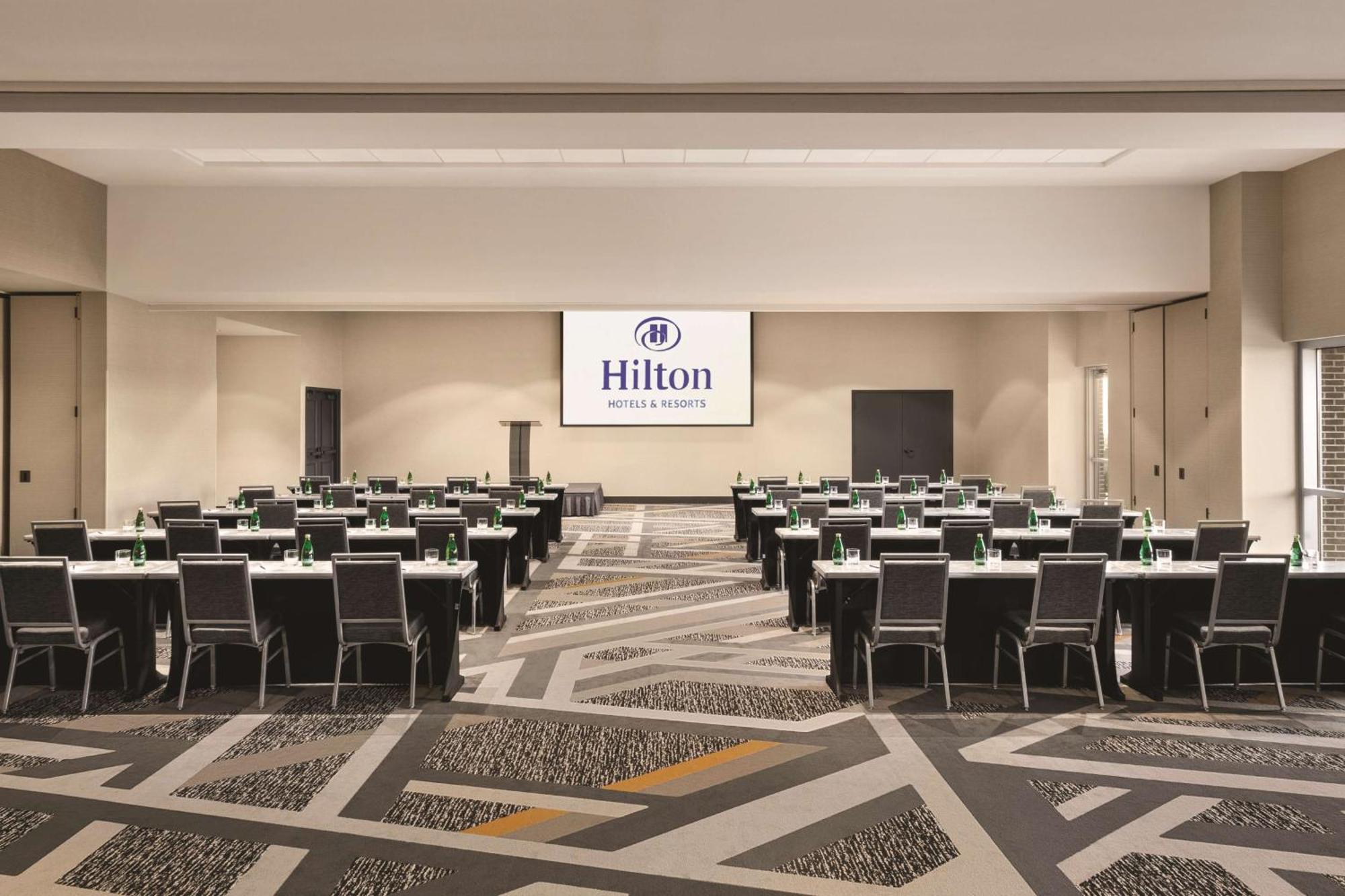 Hilton Knoxville Airport Alcoa Exterior photo